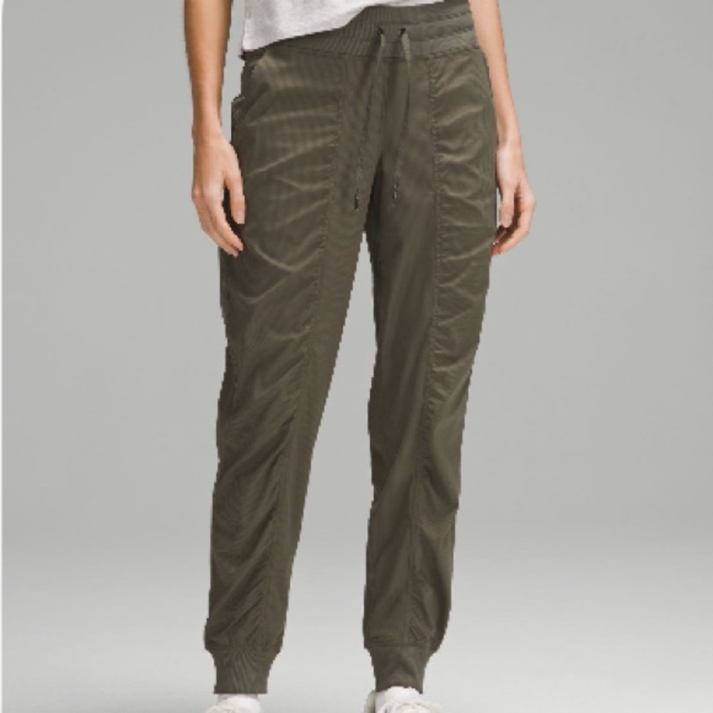 ❤️ Lululemon Dance Studio Mid-Rise Jogger *Full Length Army Green Size 6 NWT